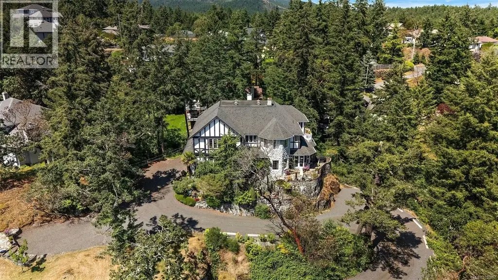 405 Coralee Pl, Langford