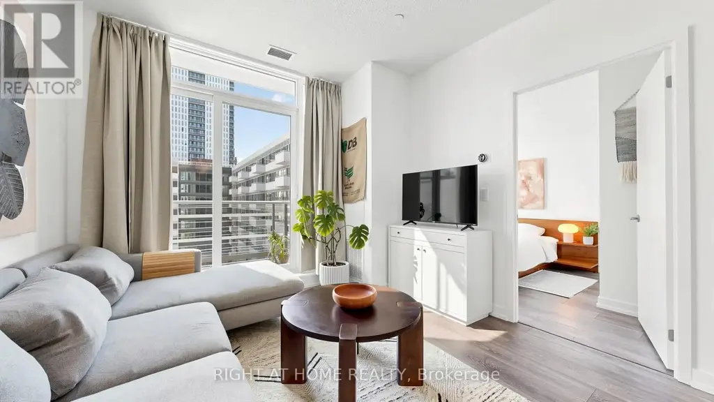 714 - 200 Sackville Street, Toronto (Regent Park)