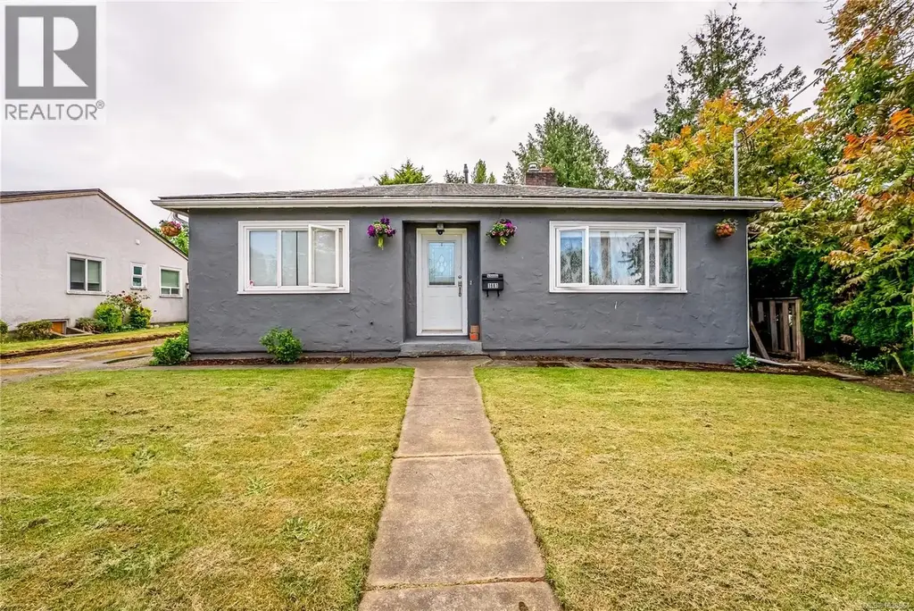 1661 Freeman Ave, Saanich