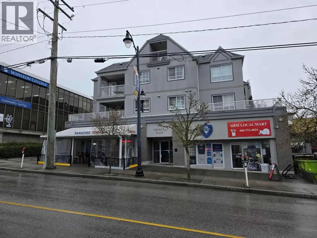 302 723 Twelfth Street, New Westminster