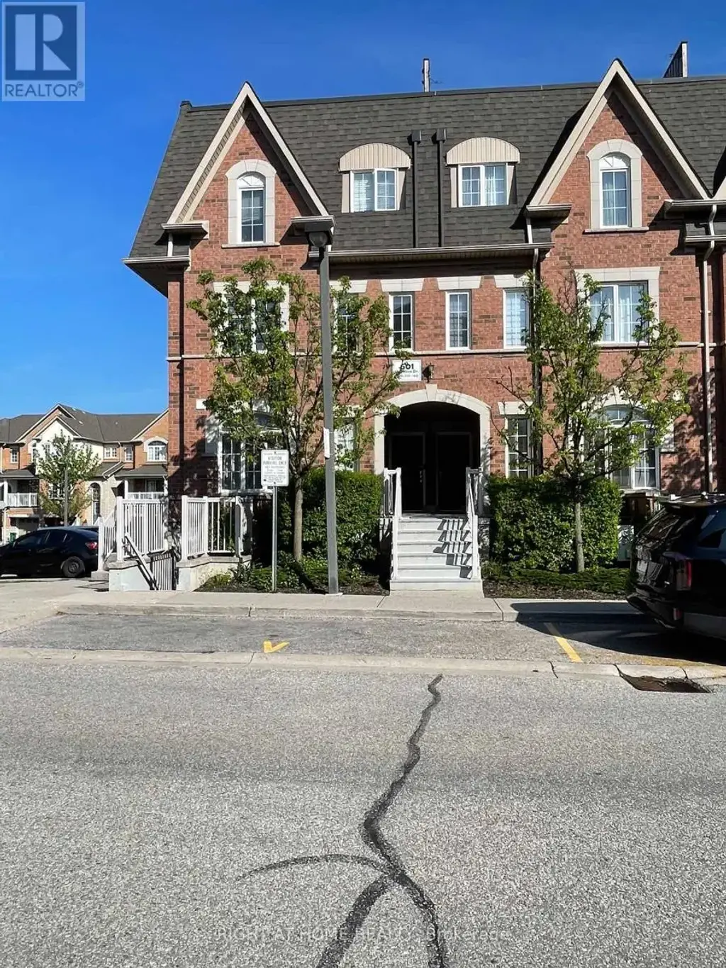 122 - 601 Shoreline Drive, Mississauga (Cooksville)