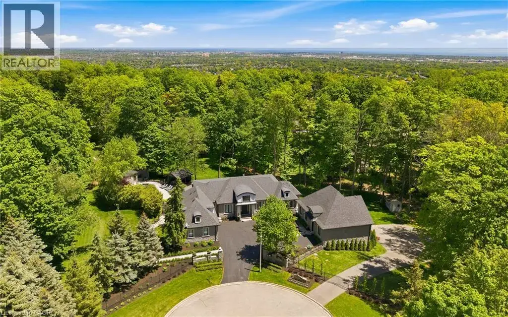3205 Highpoint Court, Burlington
