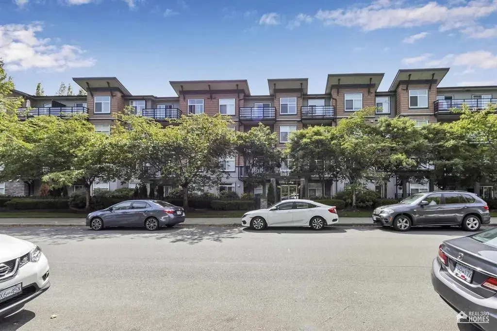 320 8183 121a Street, Surrey