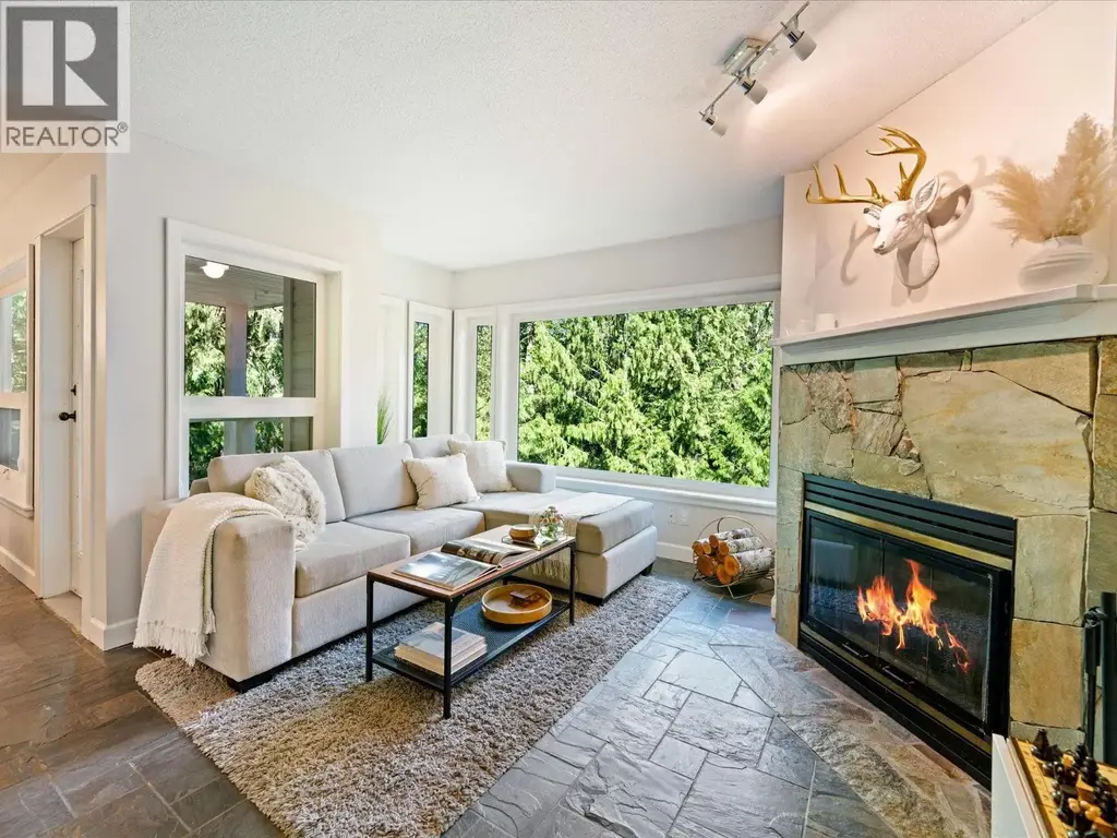 1 2240 Gondola Way, Whistler
