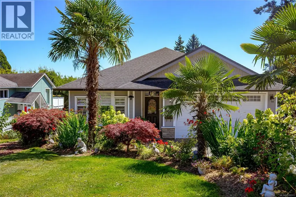 555 Leaside Ave, Saanich