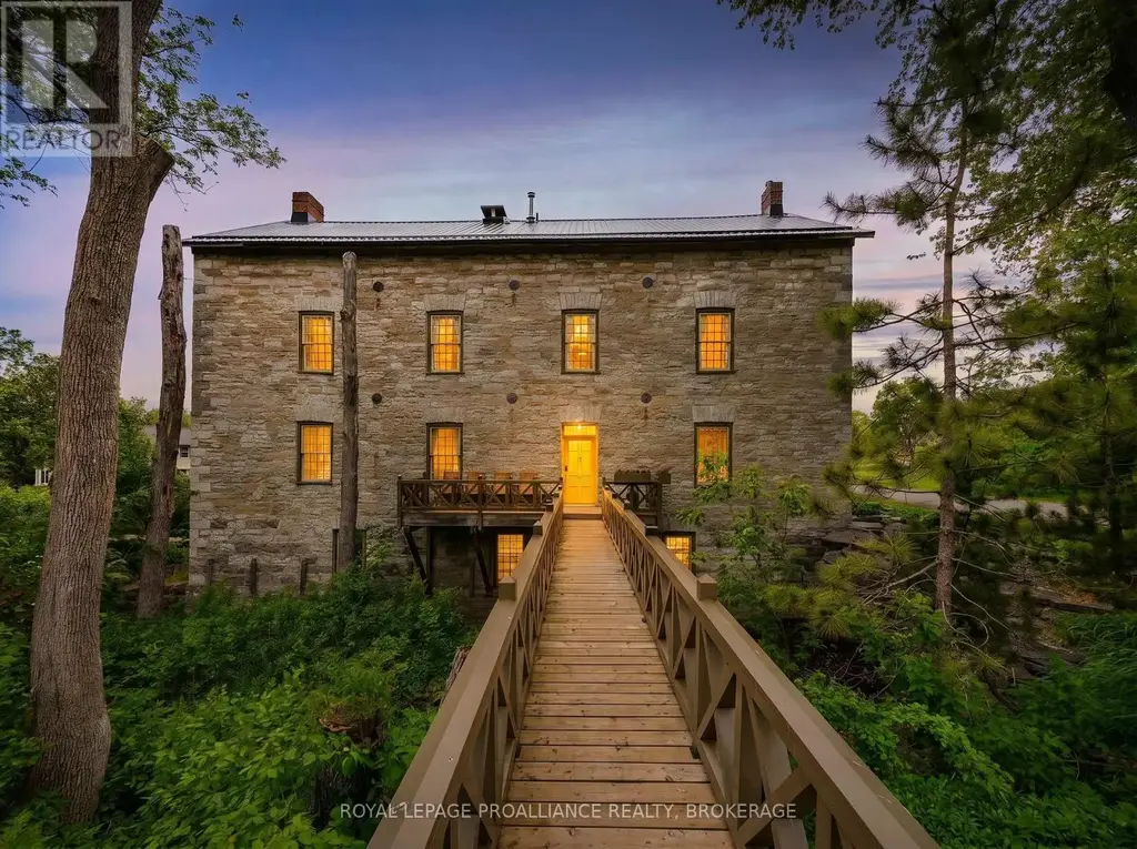 28 Front Street, Stone Mills (Stone Mills)
