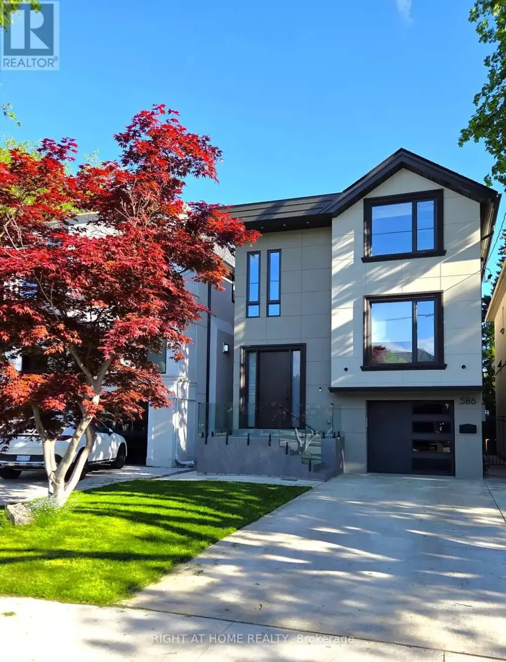 586 Broadway Avenue E, Toronto (Leaside)