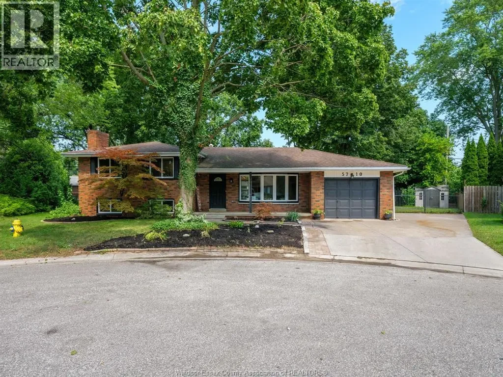 5710 Dalton Avenue, LaSalle