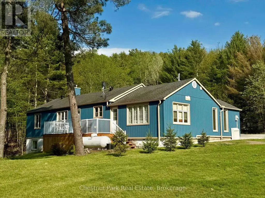 9211 118 Highway, Minden Hills (Minden)