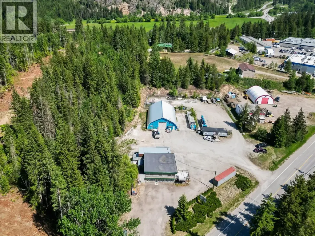 5671 Auto Road Se, Salmon Arm