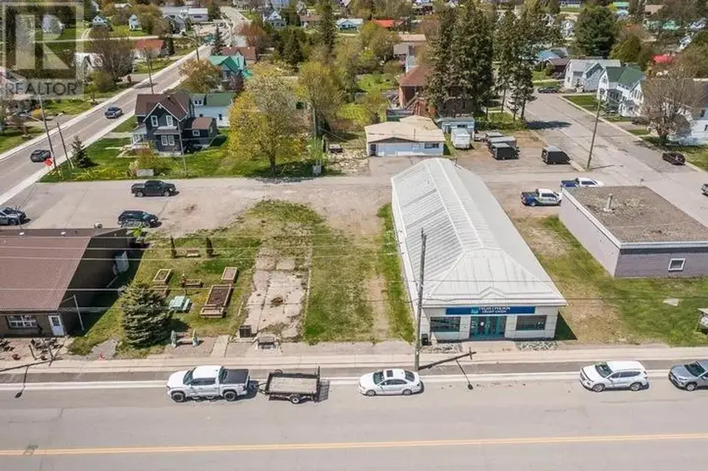 182 & 184 Main St, Thessalon