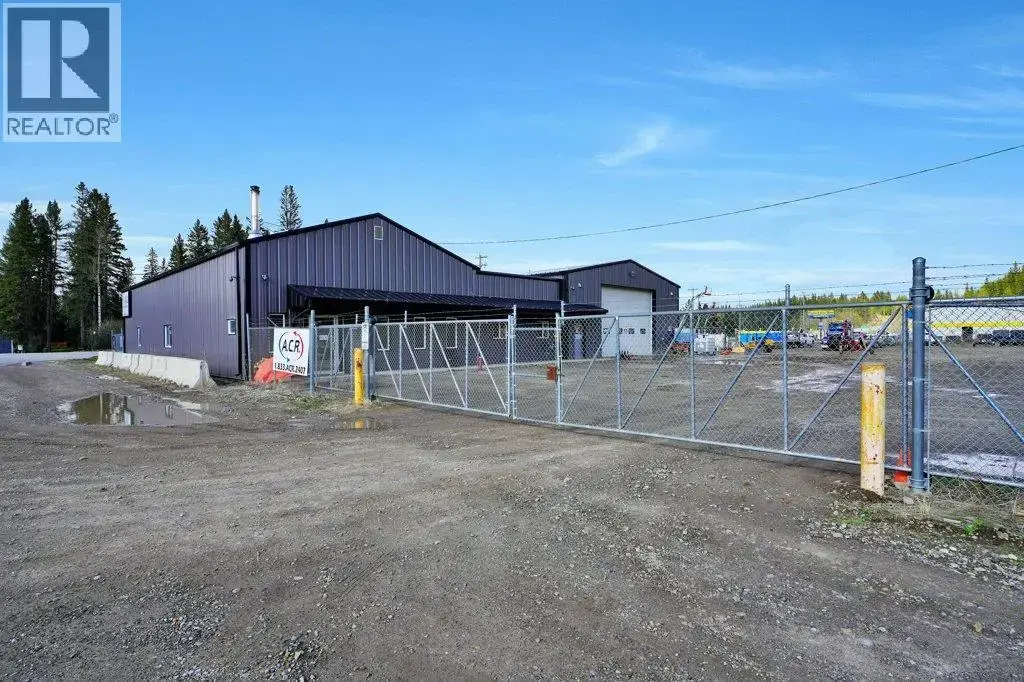 1101 Main Avenue, Sundre