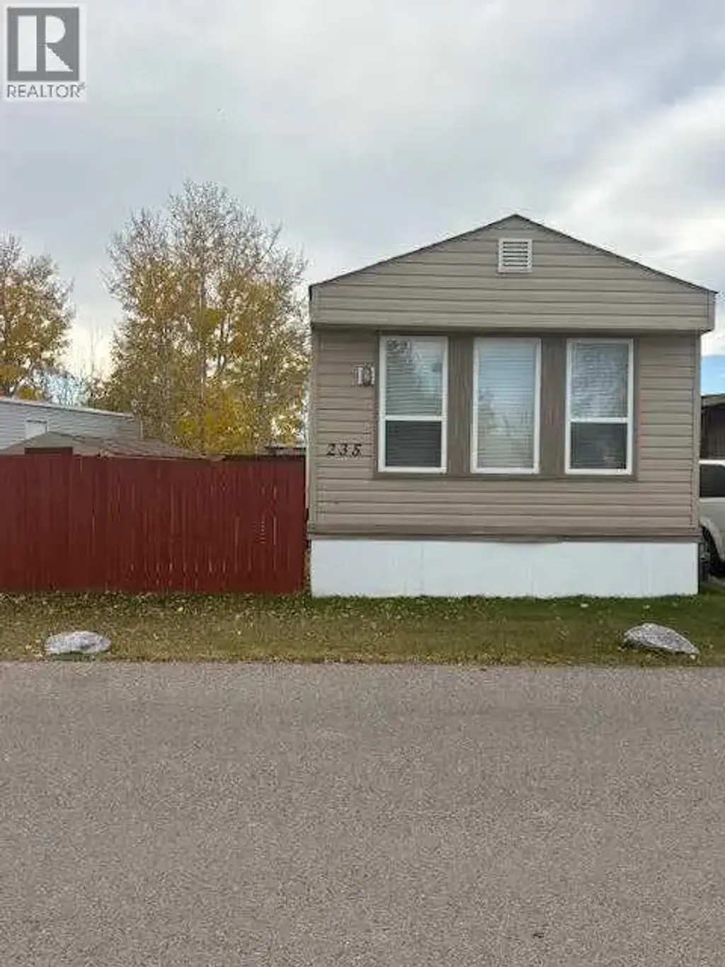 235, 6220 17 Avenue Se, Calgary
