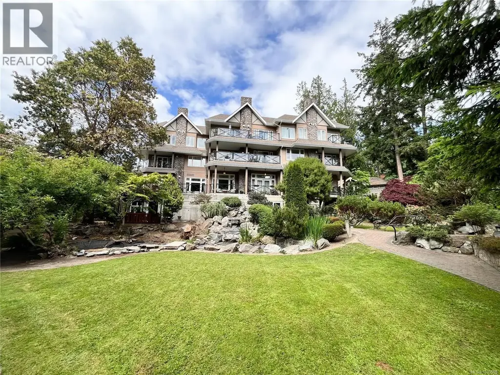 206 2326 Harbour Rd, Sidney