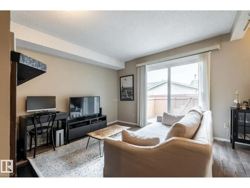 #20 3812 20 Av Nw, Edmonton