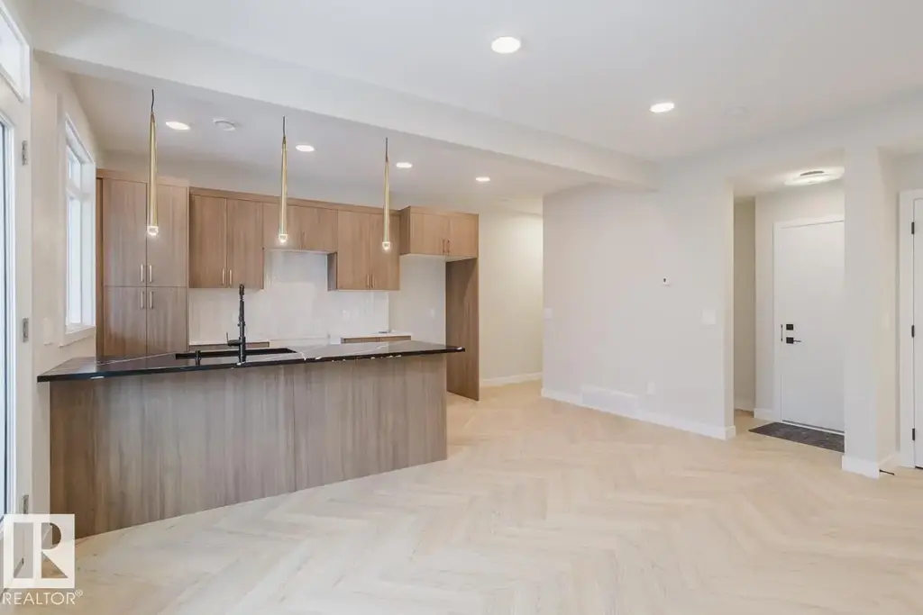 #11 16231 19 Av Sw, Edmonton