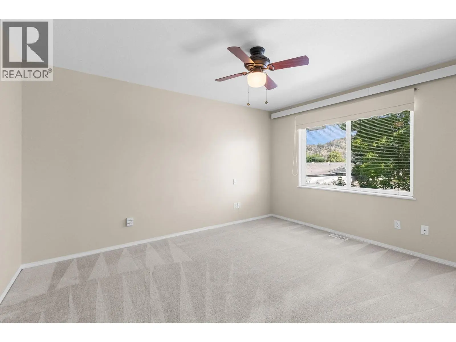 1800 Parkview Crescent Unit# 10. Kelowna, British Columbia