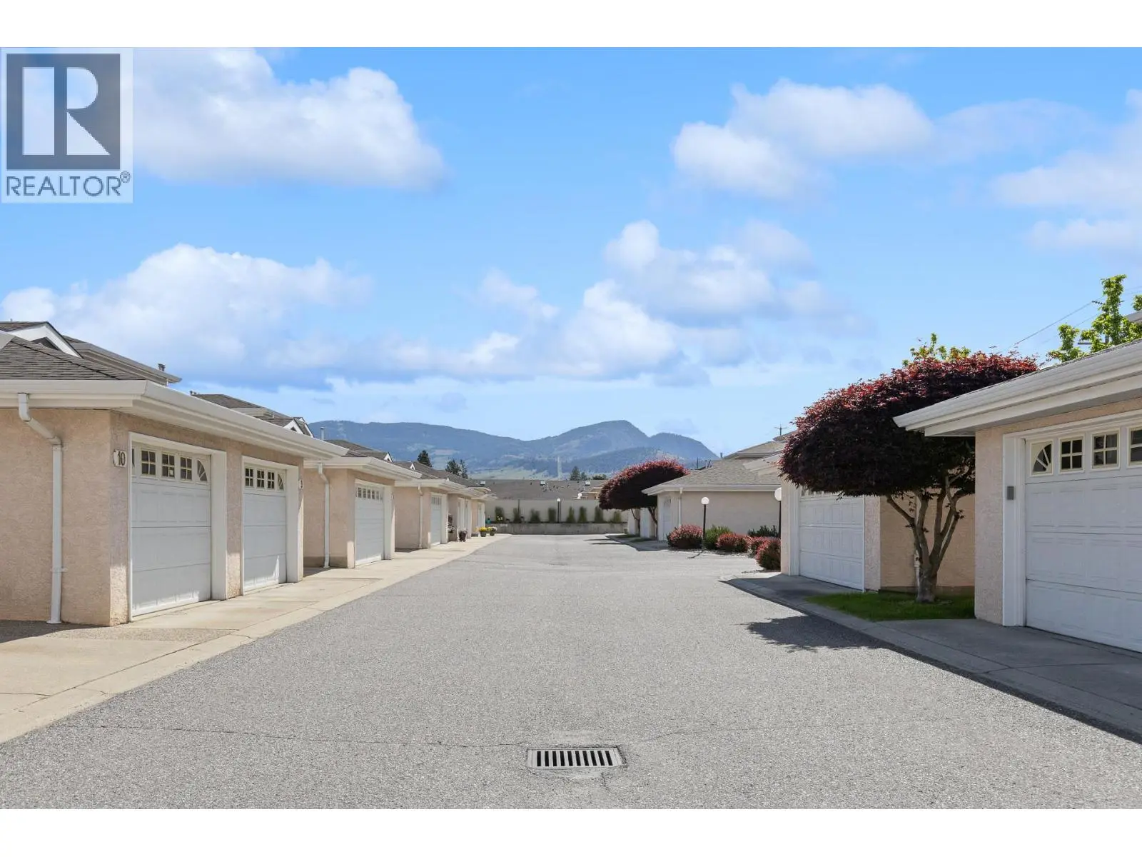 1800 Parkview Crescent Unit# 10. Kelowna, British Columbia