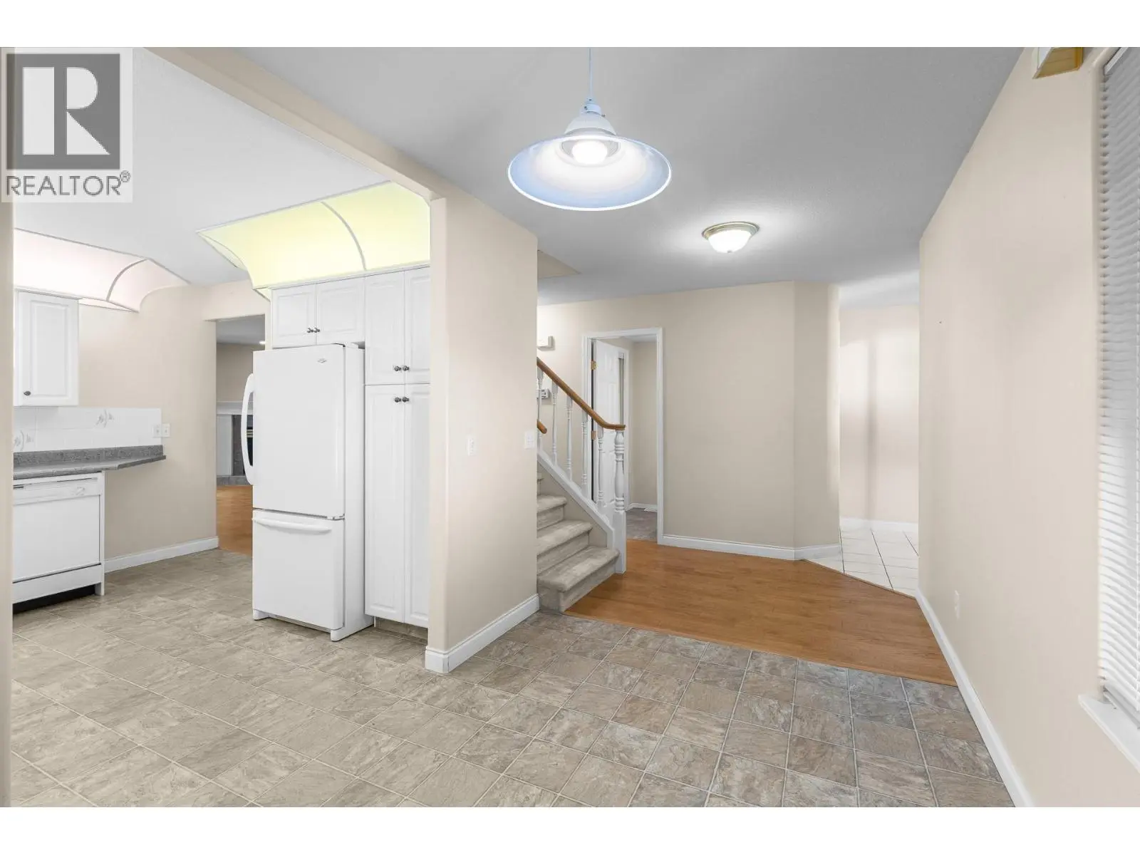 1800 Parkview Crescent Unit# 10. Kelowna, British Columbia