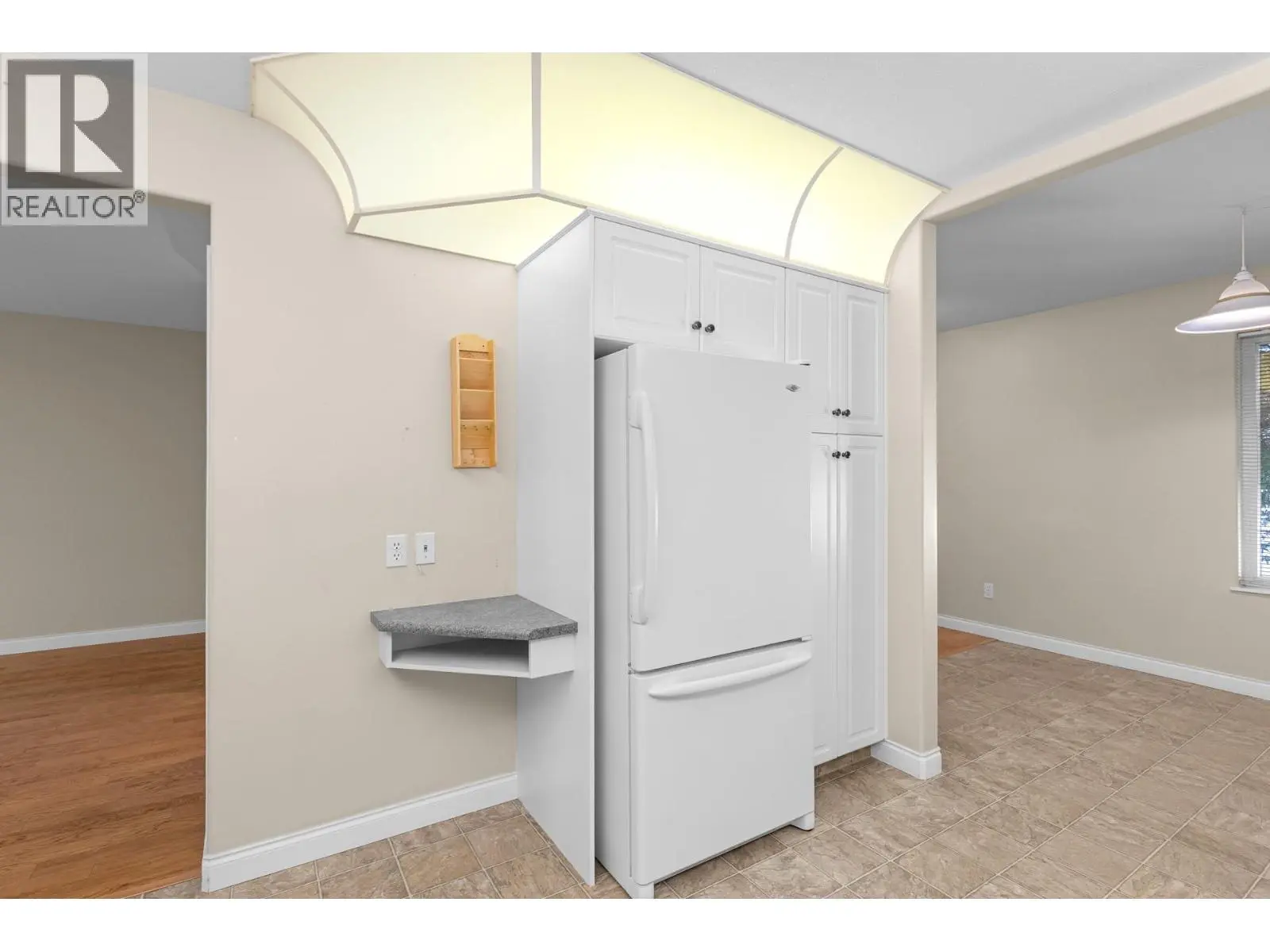 1800 Parkview Crescent Unit# 10. Kelowna, British Columbia
