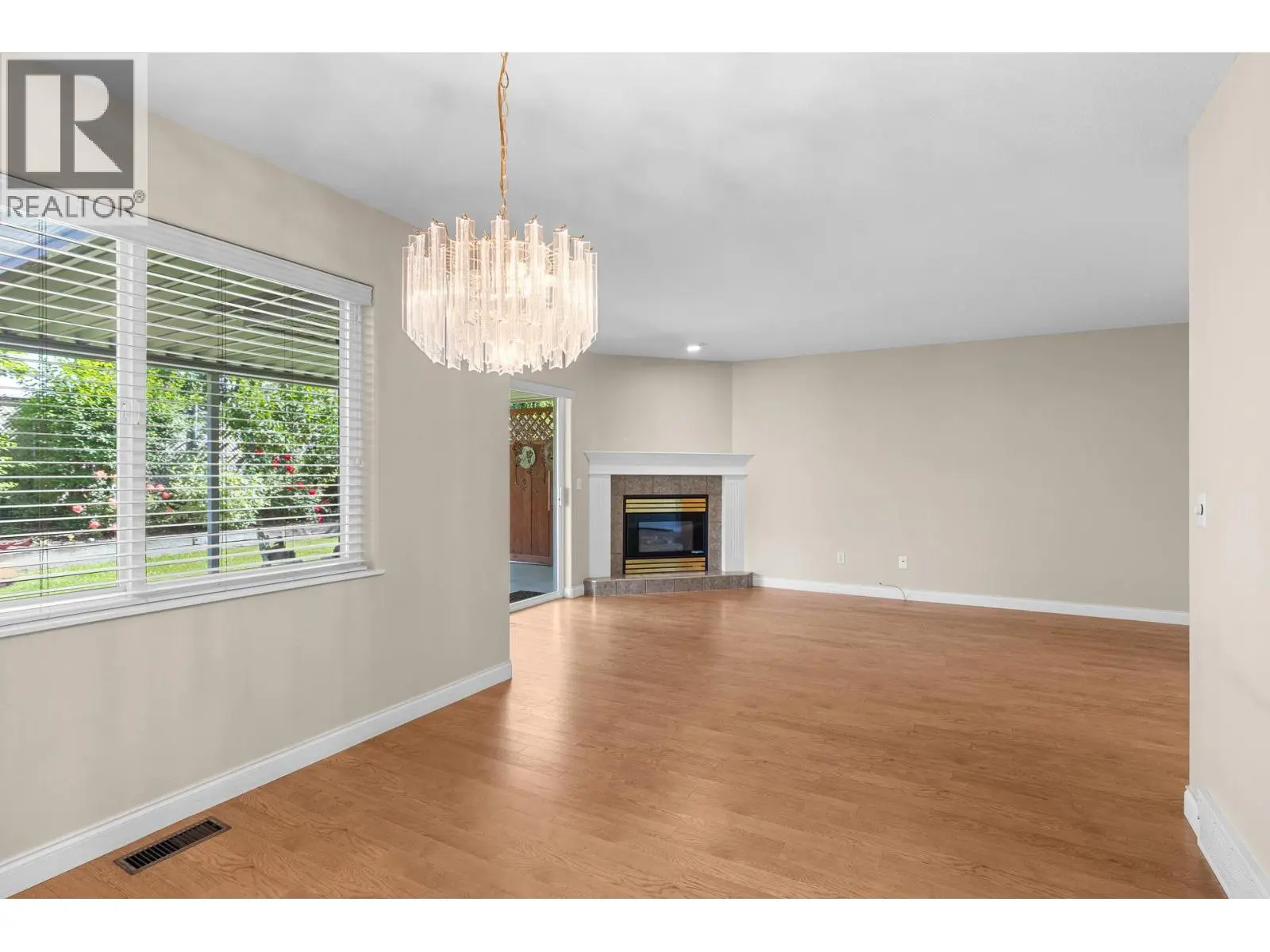 1800 Parkview Crescent Unit# 10. Kelowna, British Columbia