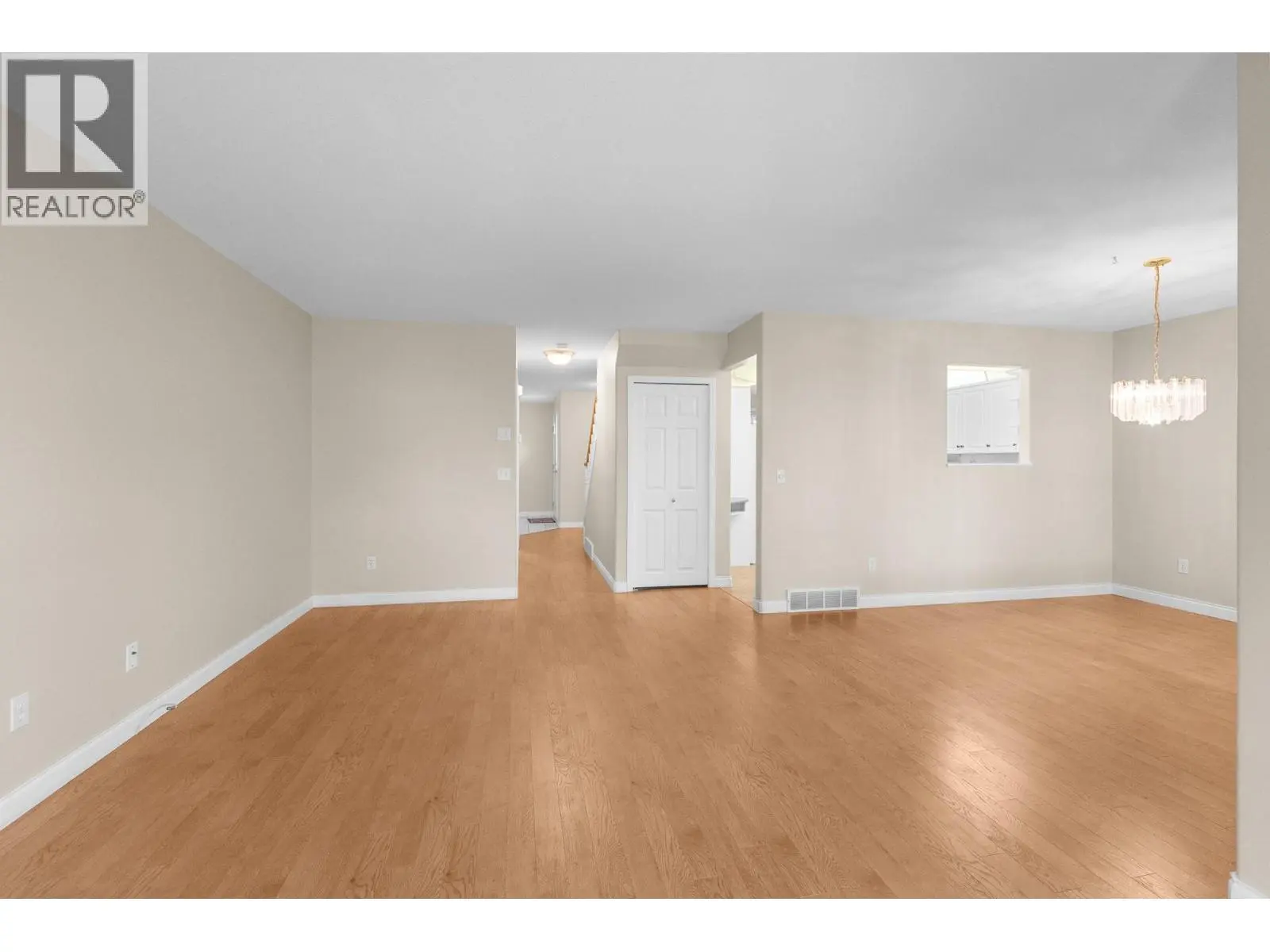 1800 Parkview Crescent Unit# 10. Kelowna, British Columbia