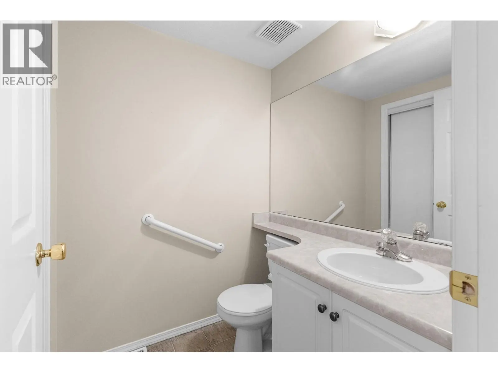 1800 Parkview Crescent Unit# 10. Kelowna, British Columbia