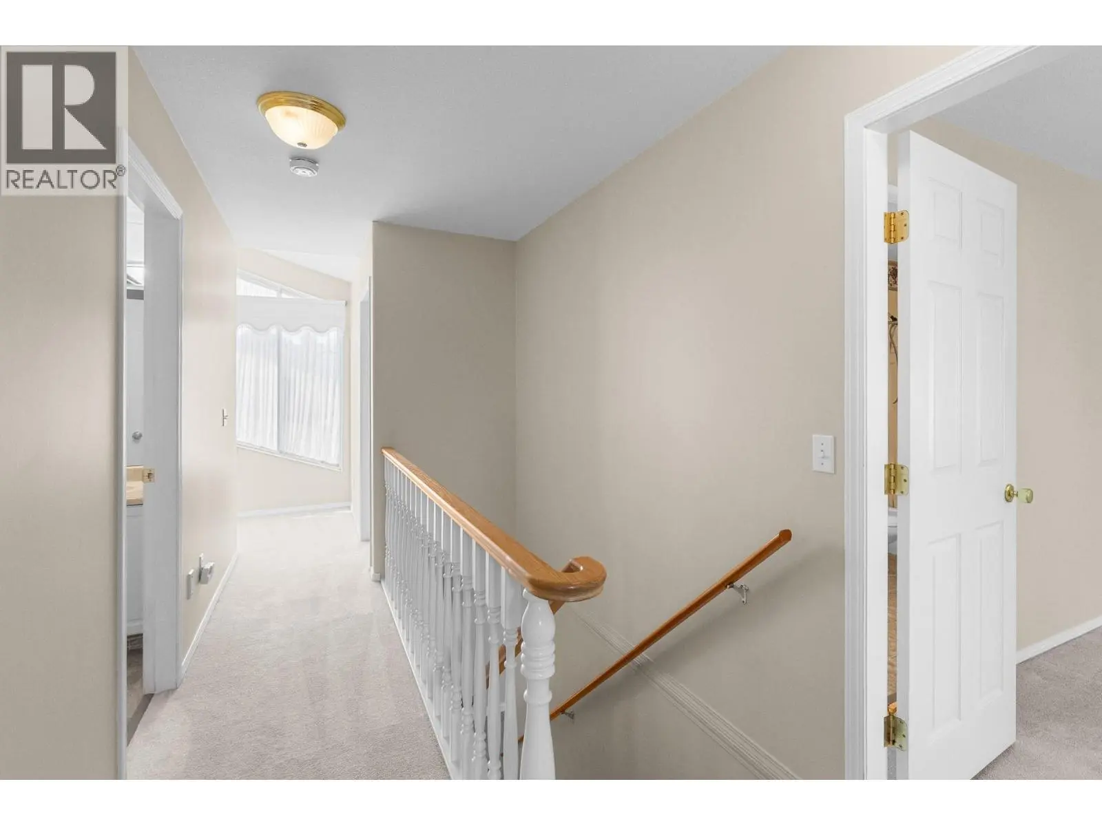 1800 Parkview Crescent Unit# 10. Kelowna, British Columbia