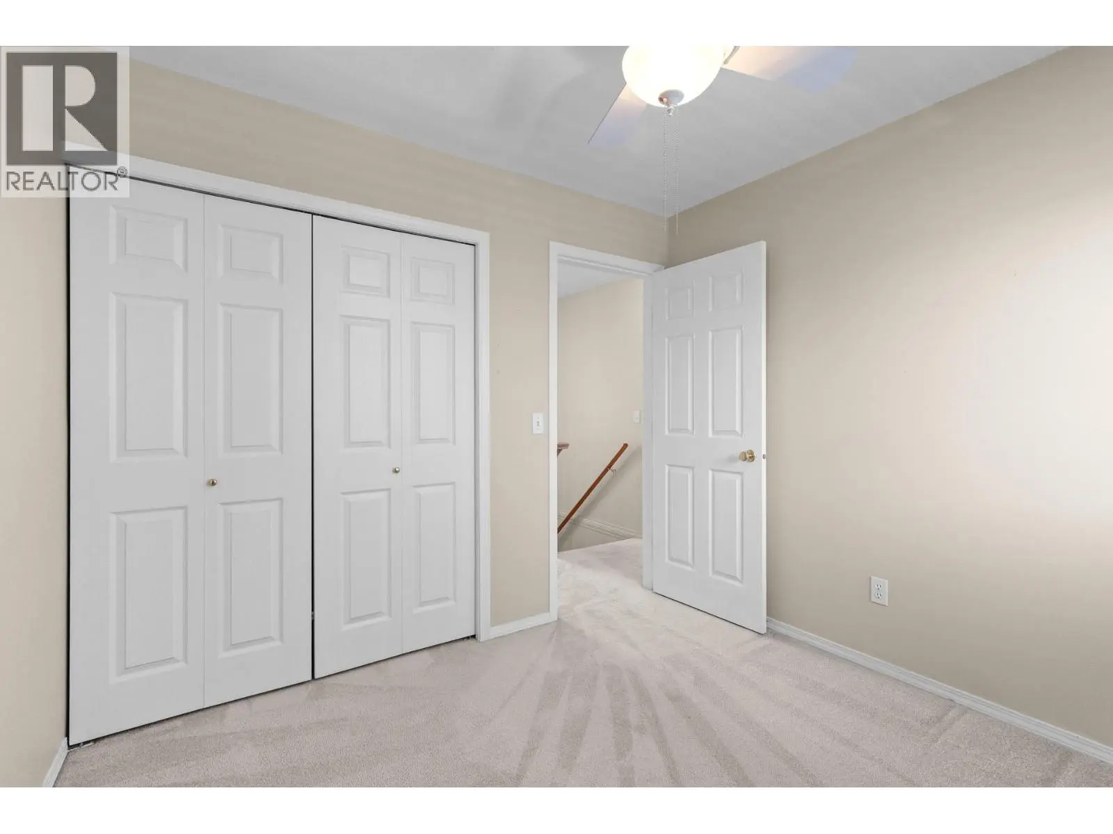 1800 Parkview Crescent Unit# 10. Kelowna, British Columbia