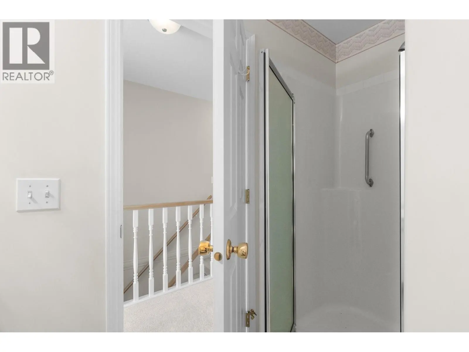 1800 Parkview Crescent Unit# 10. Kelowna, British Columbia