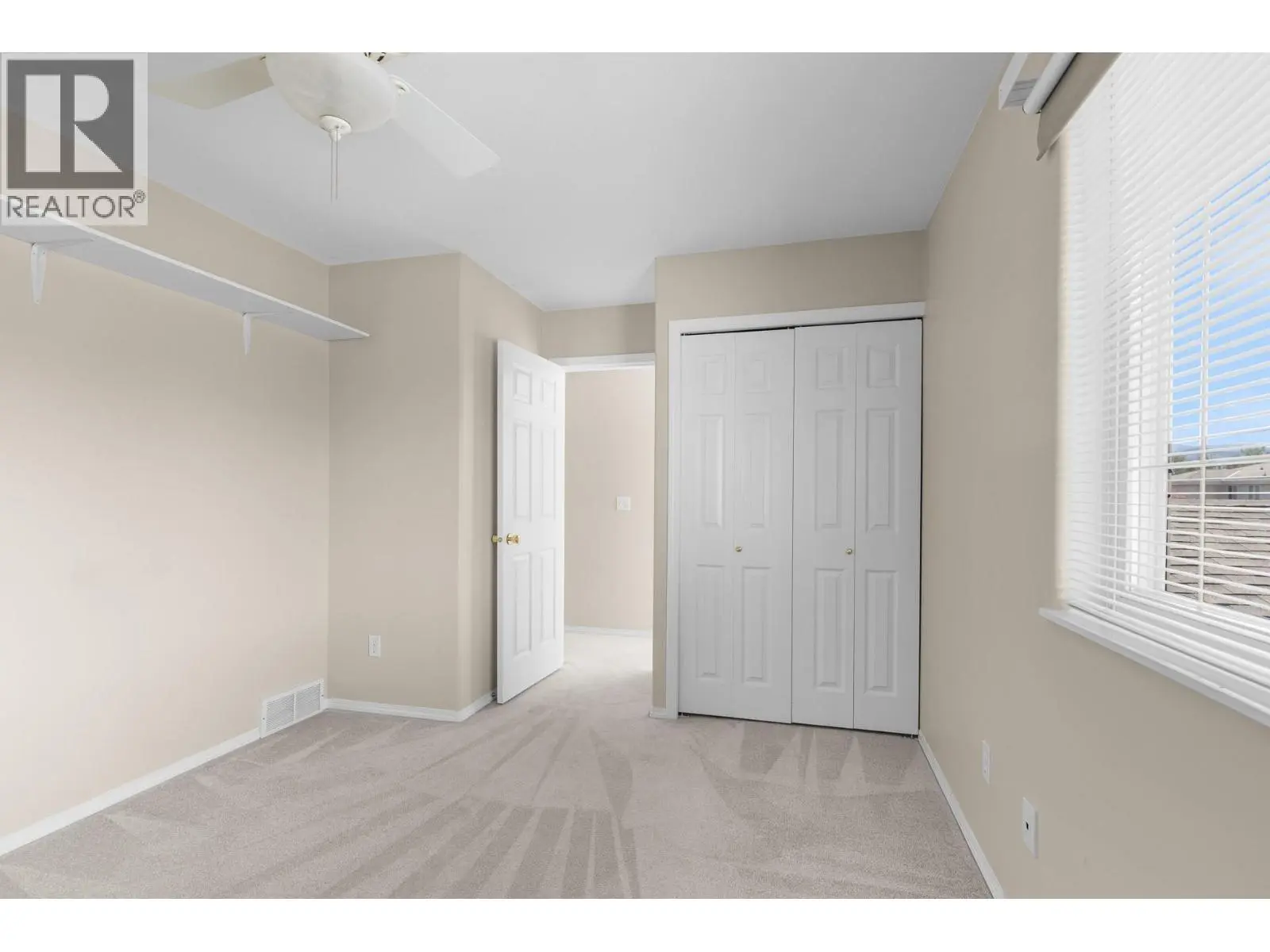 1800 Parkview Crescent Unit# 10. Kelowna, British Columbia