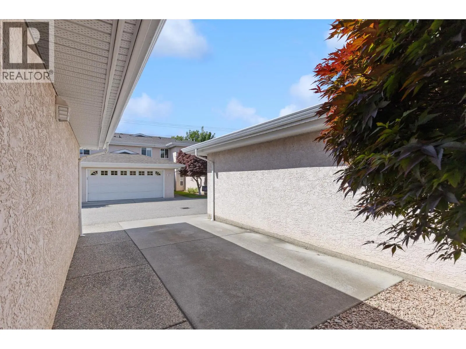 1800 Parkview Crescent Unit# 10. Kelowna, British Columbia