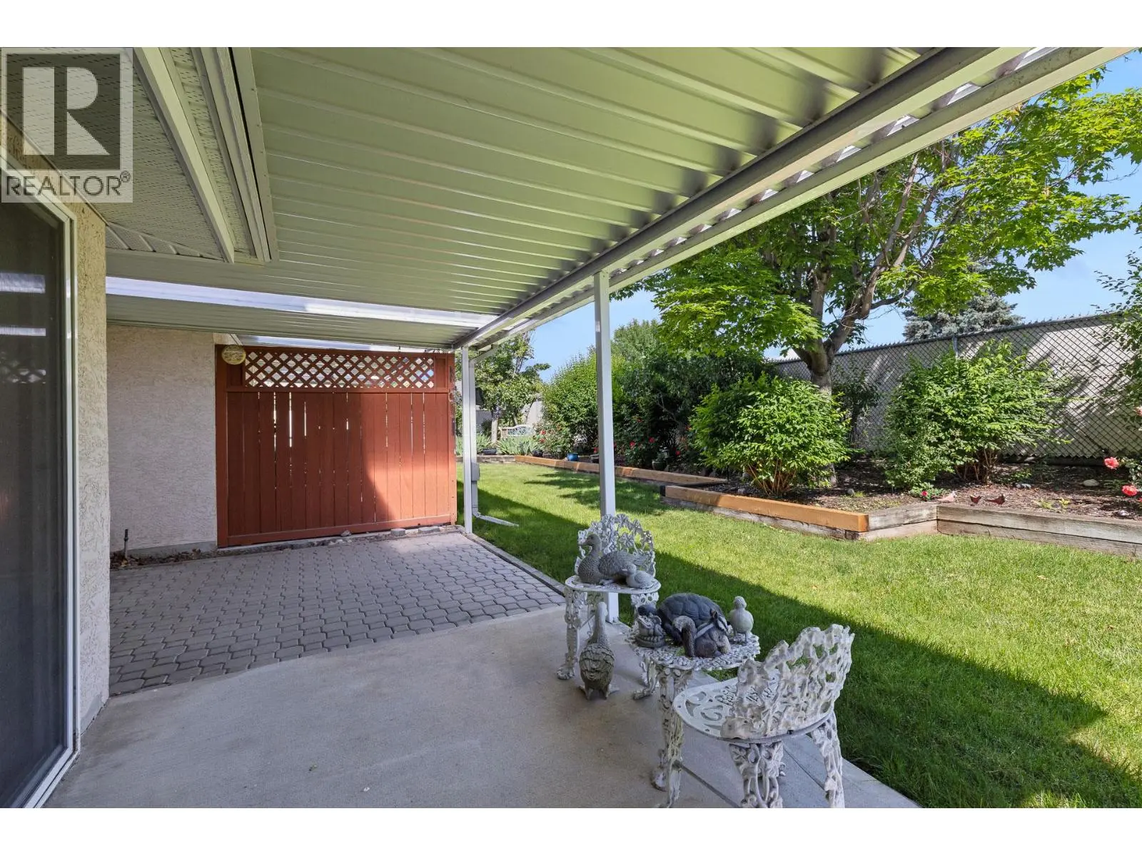 1800 Parkview Crescent Unit# 10. Kelowna, British Columbia