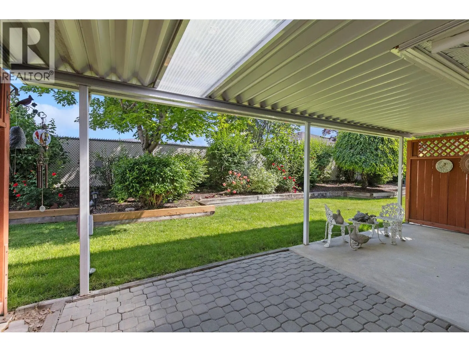 1800 Parkview Crescent Unit# 10. Kelowna, British Columbia