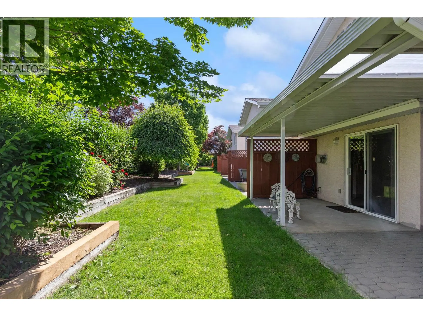 1800 Parkview Crescent Unit# 10. Kelowna, British Columbia