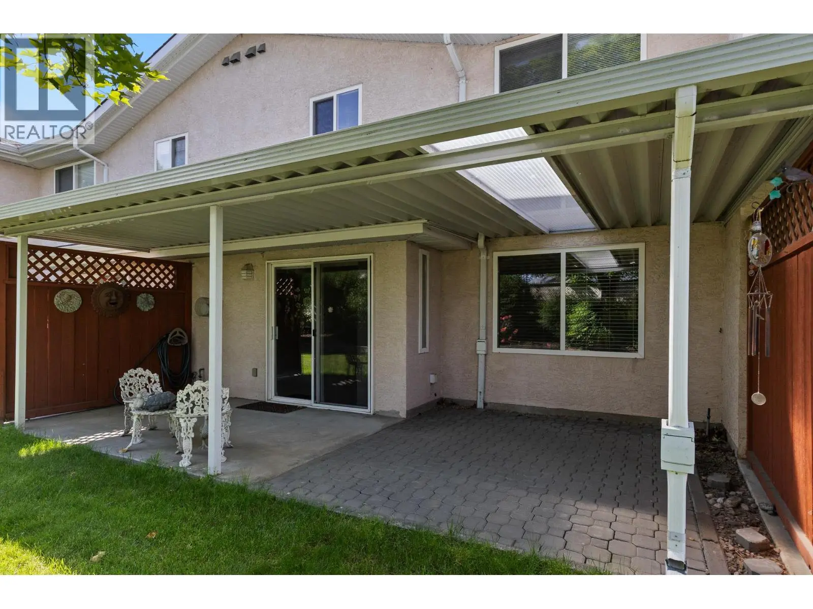1800 Parkview Crescent Unit# 10. Kelowna, British Columbia