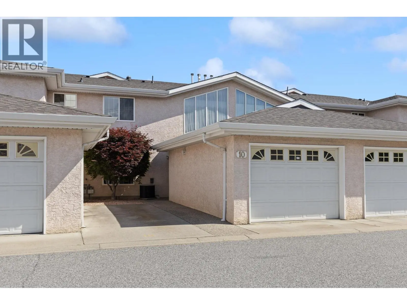 1800 Parkview Crescent Unit# 10. Kelowna, British Columbia