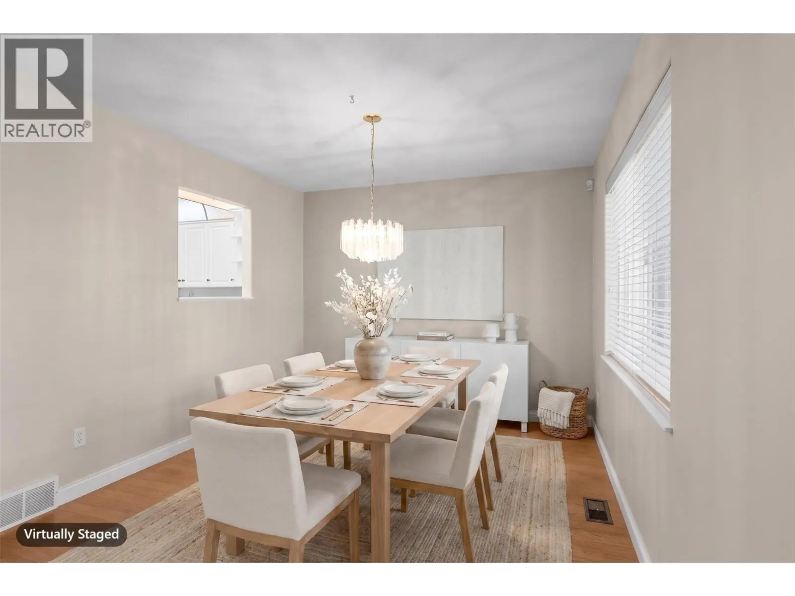 1800 Parkview Crescent Unit# 10. Kelowna, British Columbia