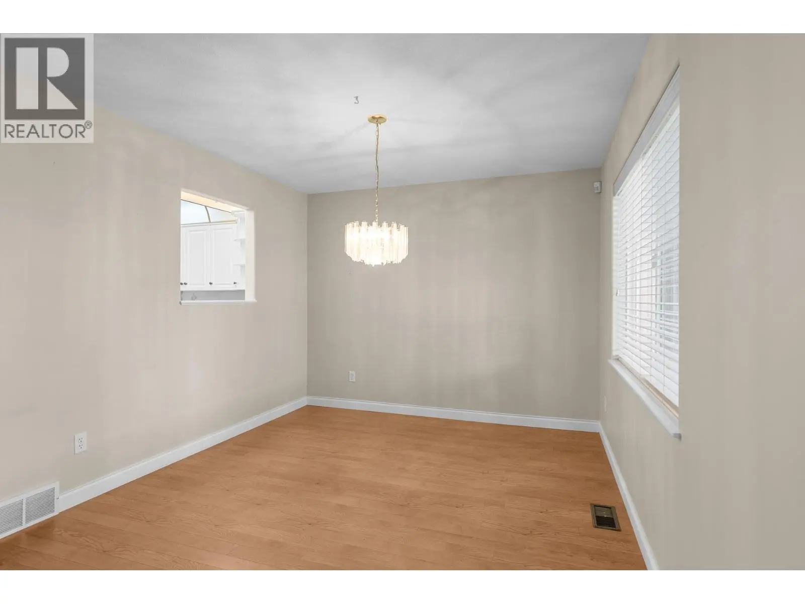 1800 Parkview Crescent Unit# 10. Kelowna, British Columbia
