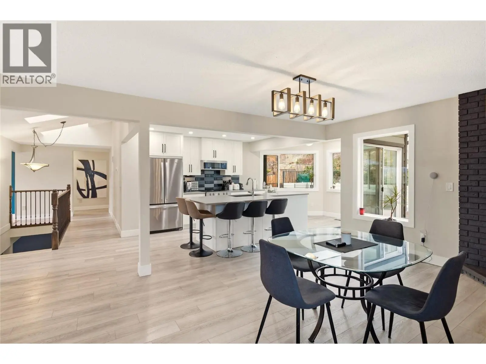 2218 Omineca Place. Kelowna, British Columbia