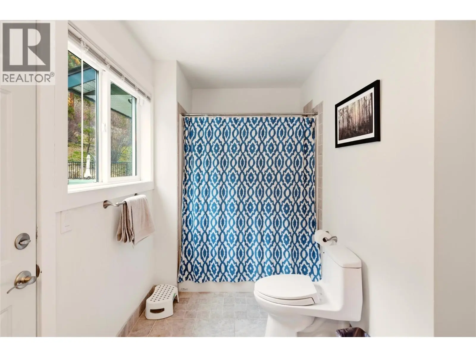 2218 Omineca Place. Kelowna, British Columbia