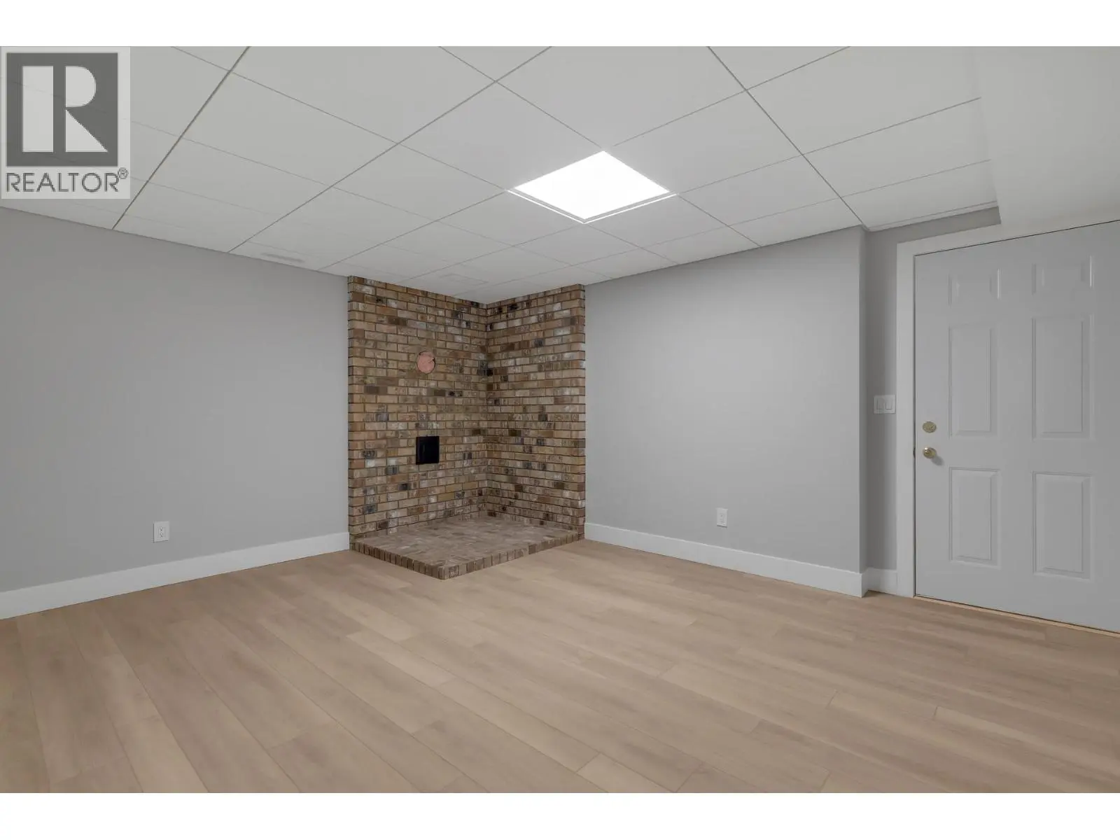 2218 Omineca Place. Kelowna, British Columbia
