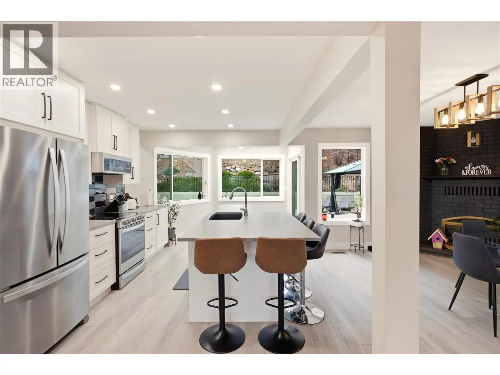 2218 Omineca Place. Kelowna, British Columbia