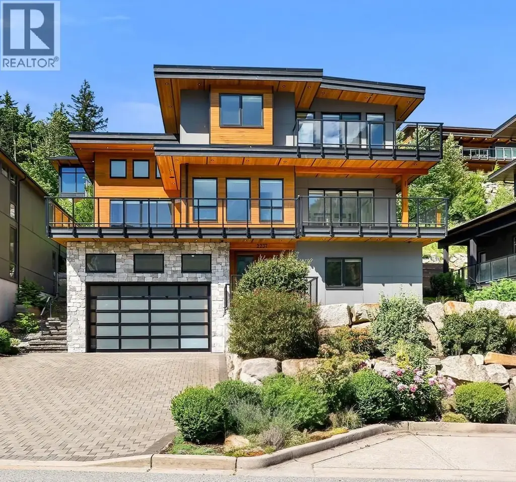 2237 Windsail Place, Squamish