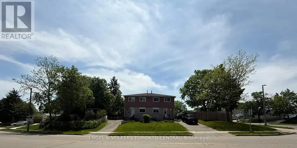 687 College Avenue W, Guelph (Dovercliffe Park/Old University)