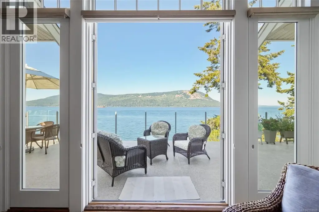 221 Marine Dr, Cobble Hill