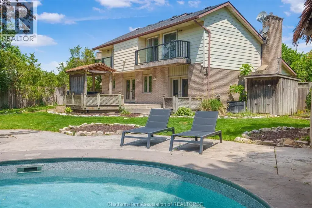 74 University Drive, Chatham