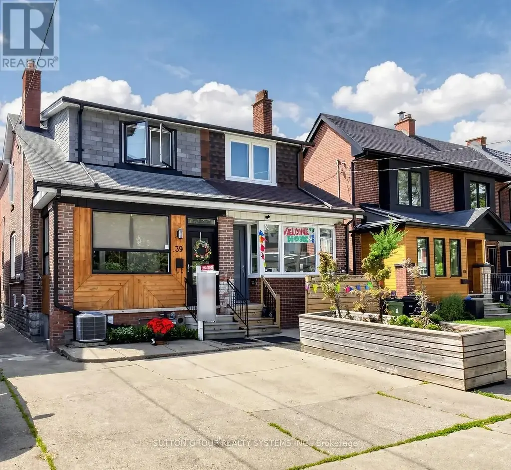 39 Exeter Street, Toronto (Weston-Pellam Park)