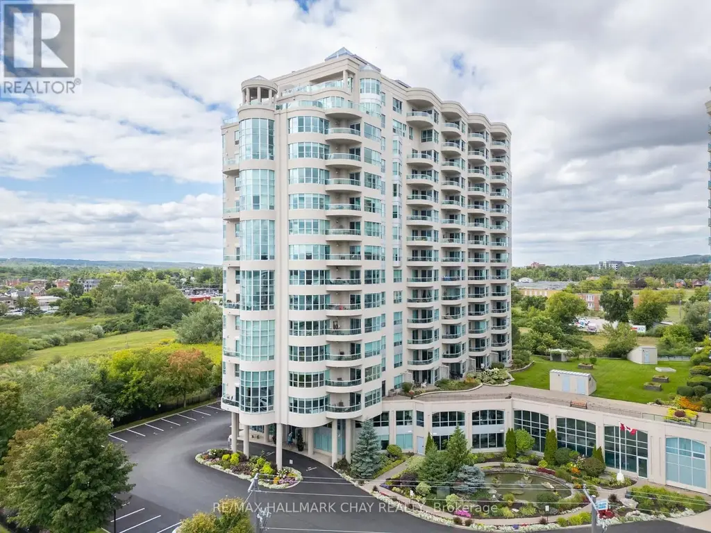 310 - 2 Toronto Street, Barrie (City Centre)