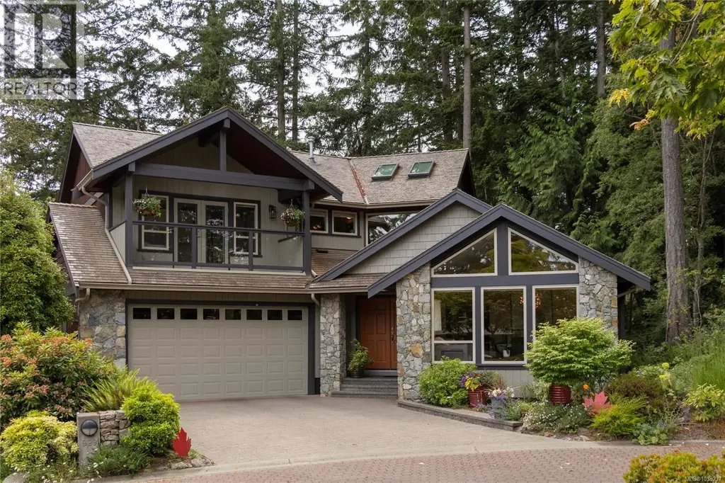 929 Matticks Wood Lane, Saanich